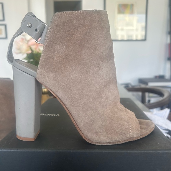 Vince Addison Peep-Toe Bootie Woodsmoke Suede - Picture 8 of 10